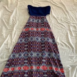 Blue patterned strapless maxi